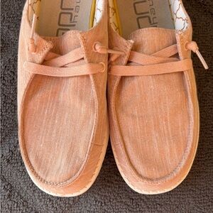 Hey Dude Sparkling Rose Gold Size 6, EU37